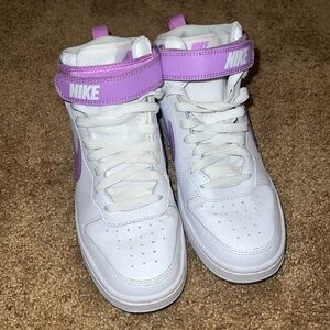 High top Nike Sneakers